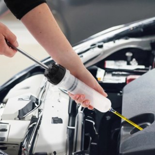 Pompka ręczna do napełniania i odsysania oleju 200ml